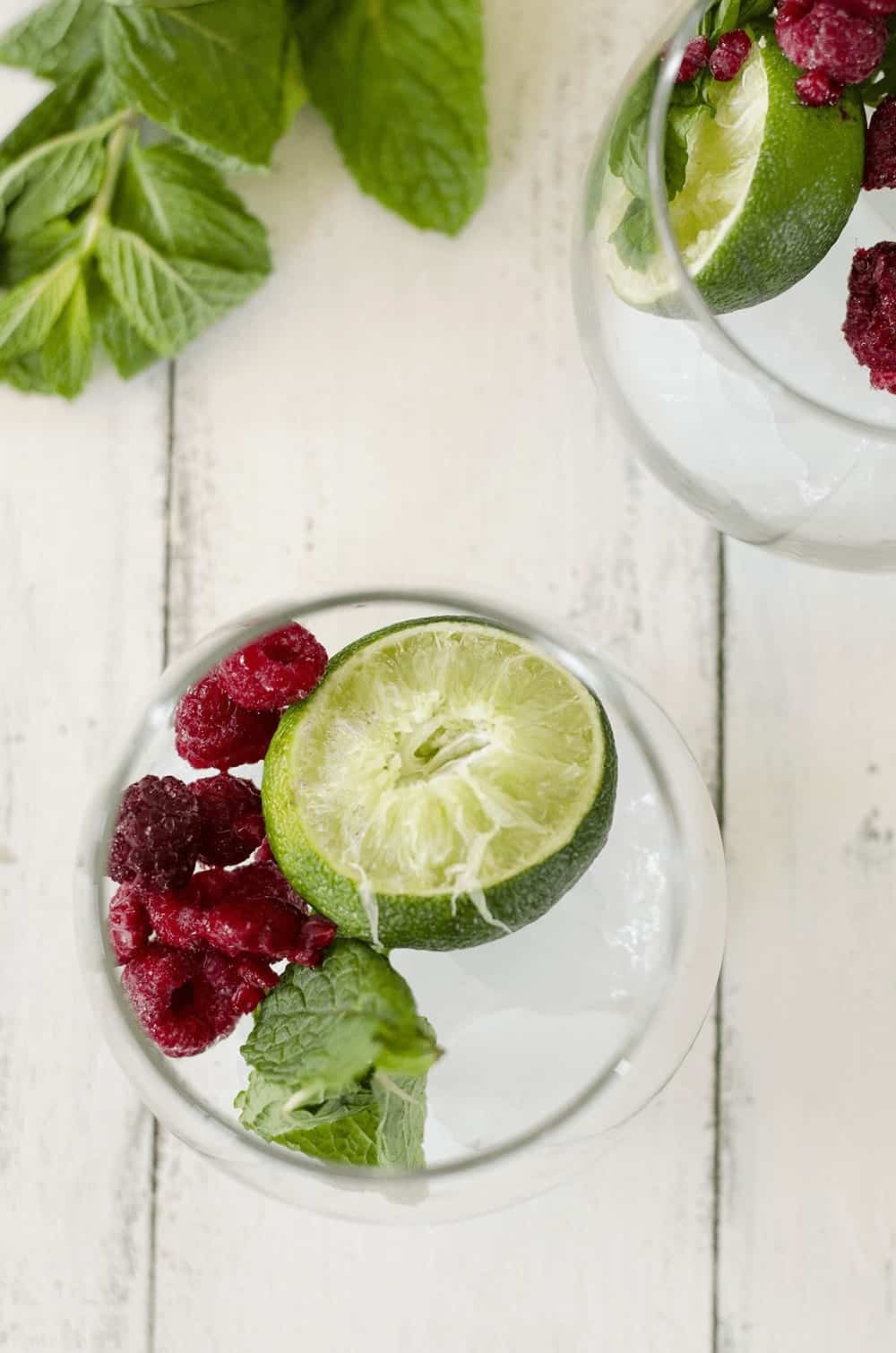 Raspberry Mint Limeade! A Refreshing Drink Perfect For Summer! Vegan, Gluten-Free And Low-Sugar. | Www.delishknowledge.com