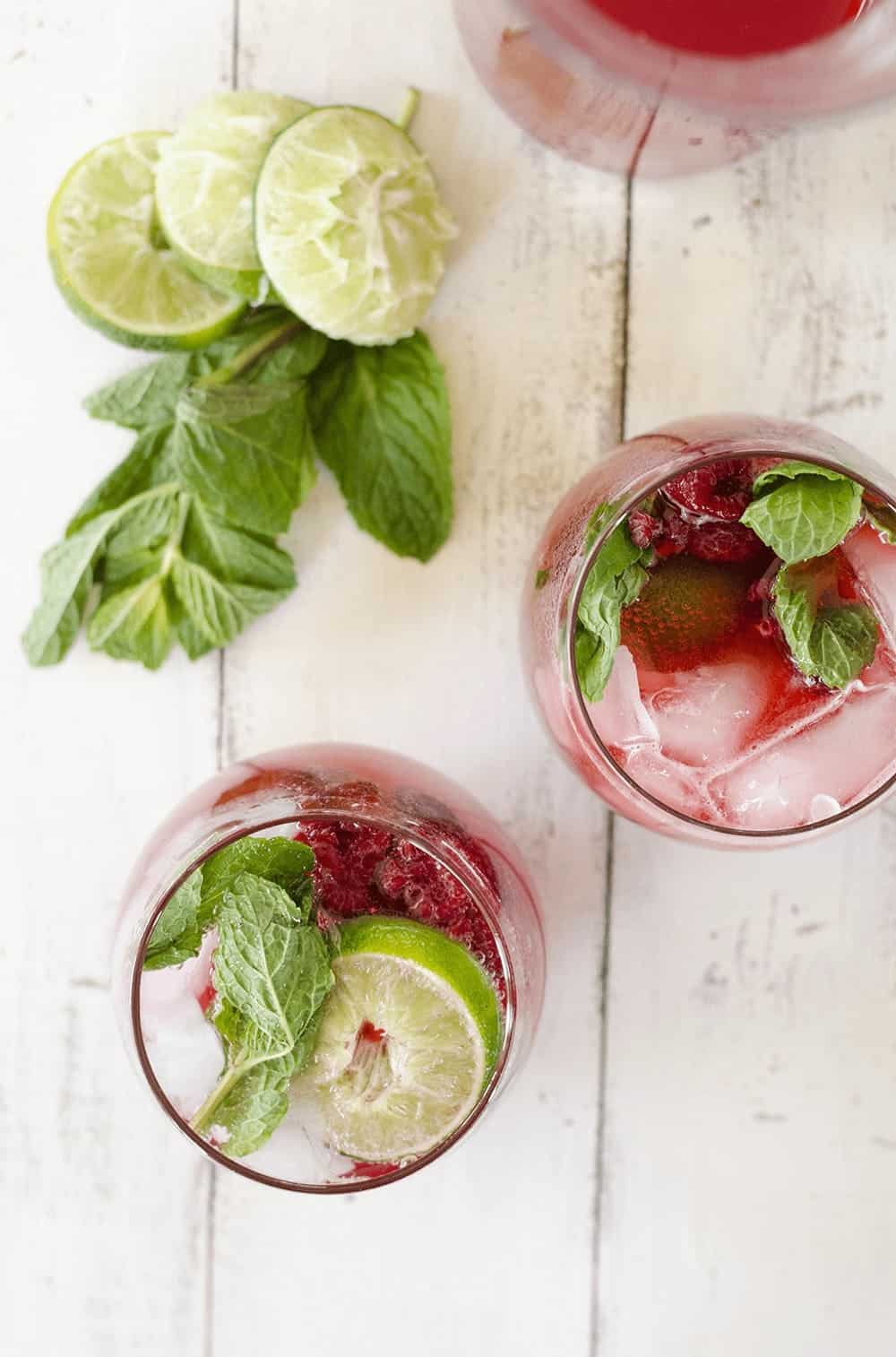 Raspberry Mint Limeade! A Refreshing Drink Perfect For Summer! Vegan, Gluten-Free And Low-Sugar. | Www.delishknowledge.com