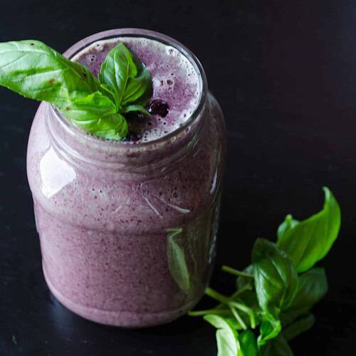 Blueberry Basil Smoothie 4 Dk 0365