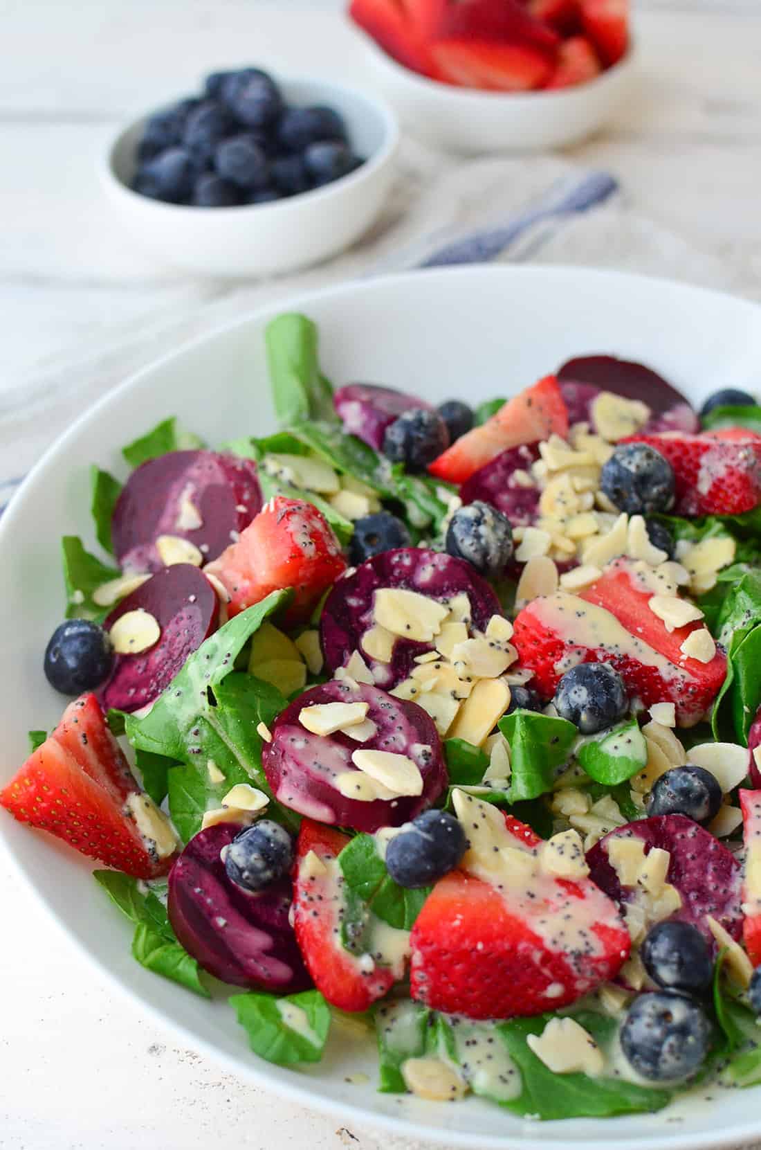 Beet And Berry Salad With Dairy-Free Poppy Seed Dressing! This Salad Is Packed With Nutrients And Perfect For Lunch Or Dinner! | Www.delishknowledge.com