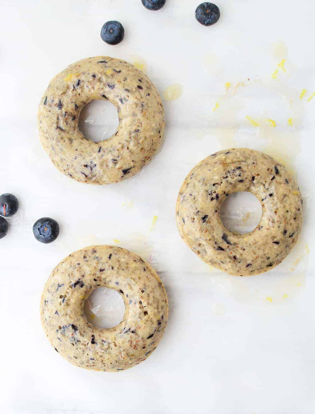 Blueberry Lemon Chia Donuts! Vegan cake donuts that are packed with fiber and omega-3 fatty acids! Perfect for breakfast, snack or dessert! |www.delishknowledge.com