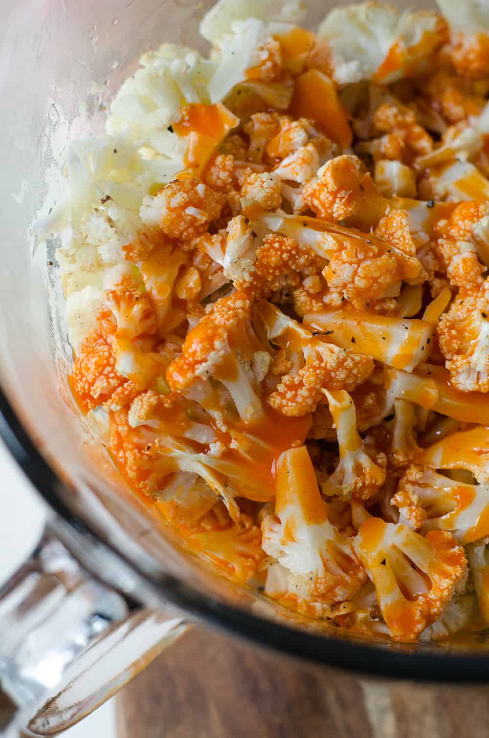 Buffalo Cauliflower Flatbreads! These Vegan Sandwiches Are Packed With So Much Flavor! Roasted Buffalo Cauliflower On Homemade Flatbreads. Topped With A Simple Dairy-Free Ranch Dressing. | Www.delishknowledge.com