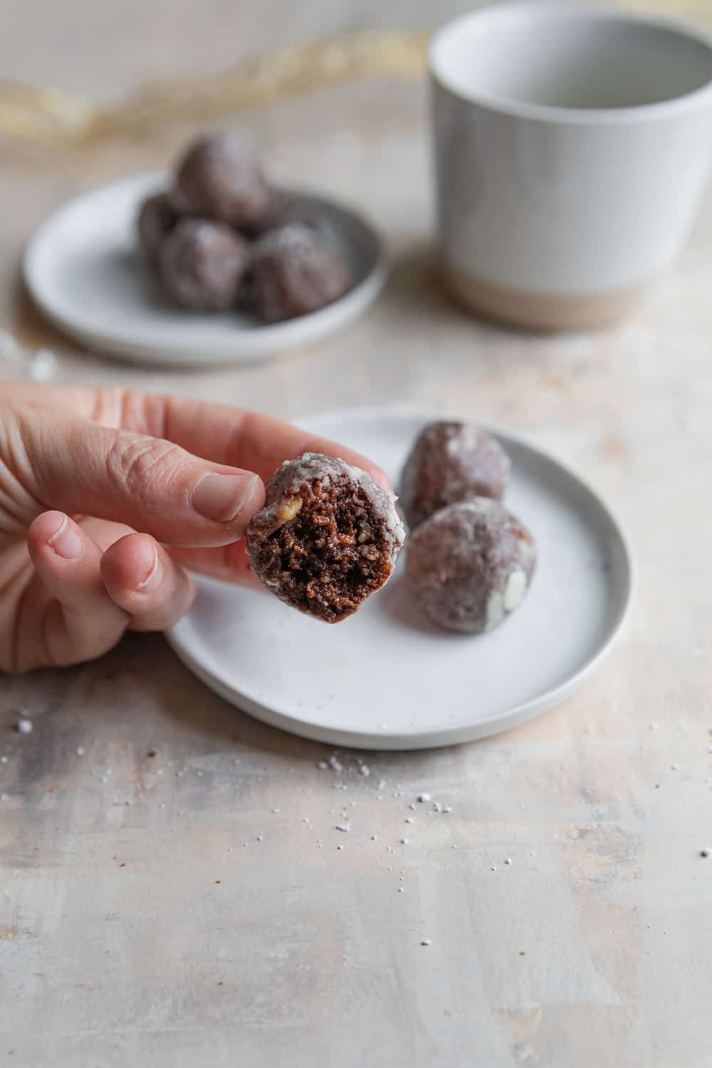 https://www.delishknowledge.com/wp-content/uploads/Chocolate-Bourbon-Balls8.jpg