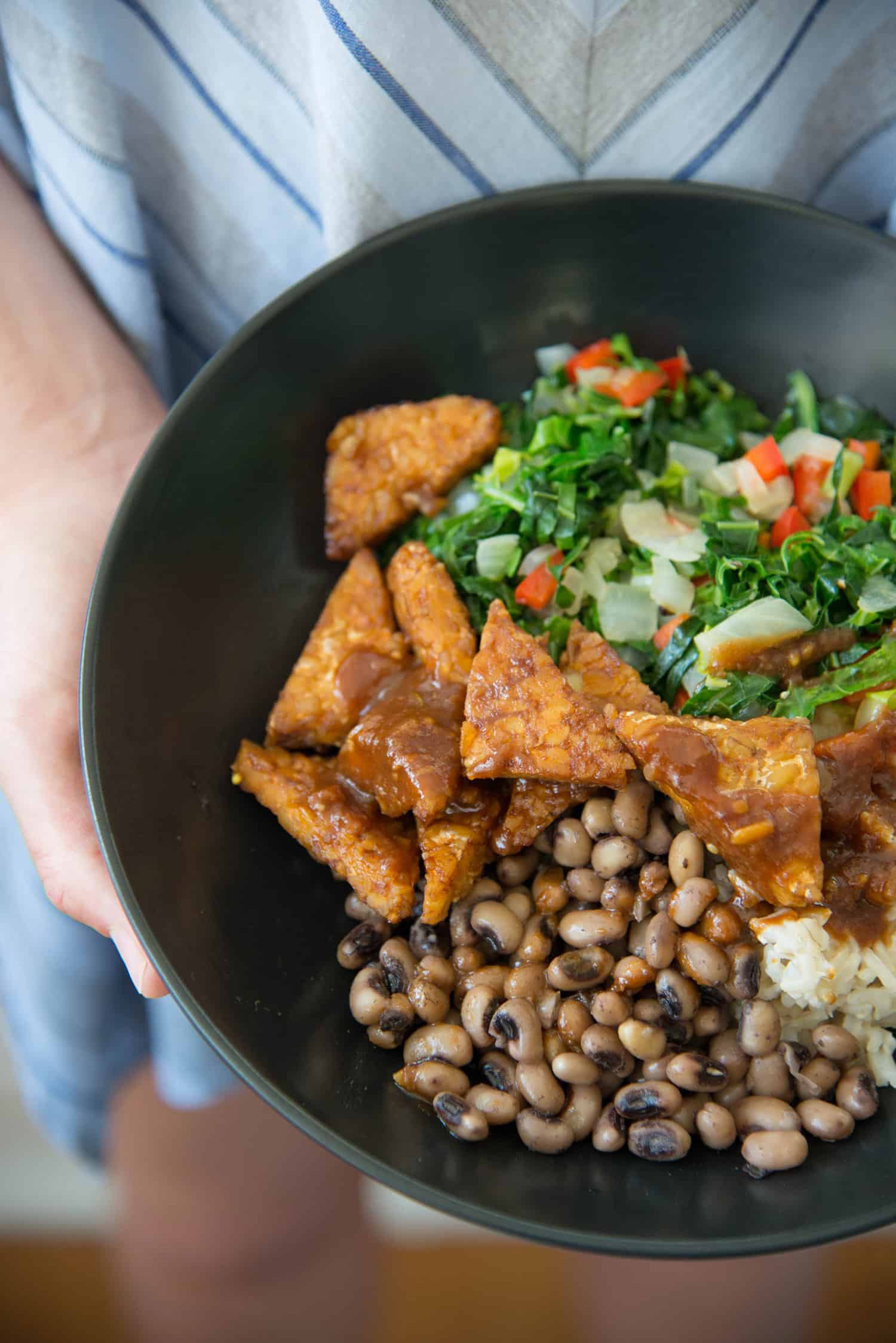 These Bowls Are Amazing! Collard Greens And Tempeh Bbq Bowls. Sauteed Greens, Brown Rice, Black-Eyed Peas, Bbq Tempeh And Sauce. Vegan &Amp; Gluten-Free | Delishknowledge.com