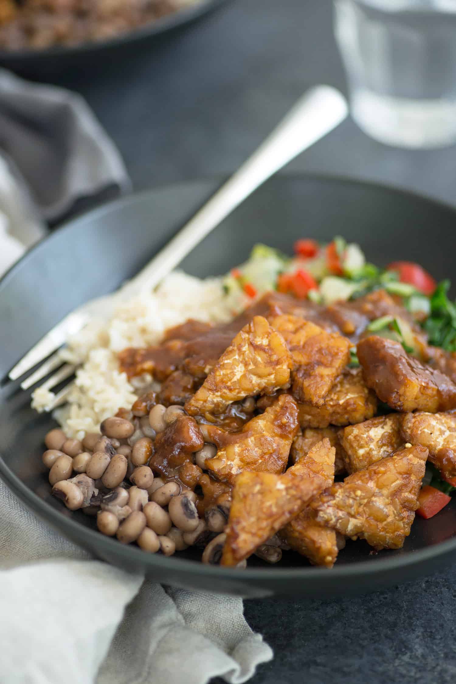 These Bowls Are Amazing! Collard Greens And Tempeh Bbq Bowls. Sauteed Greens, Brown Rice, Black-Eyed Peas, Bbq Tempeh And Sauce. Vegan &Amp; Gluten-Free | Delishknowledge.com