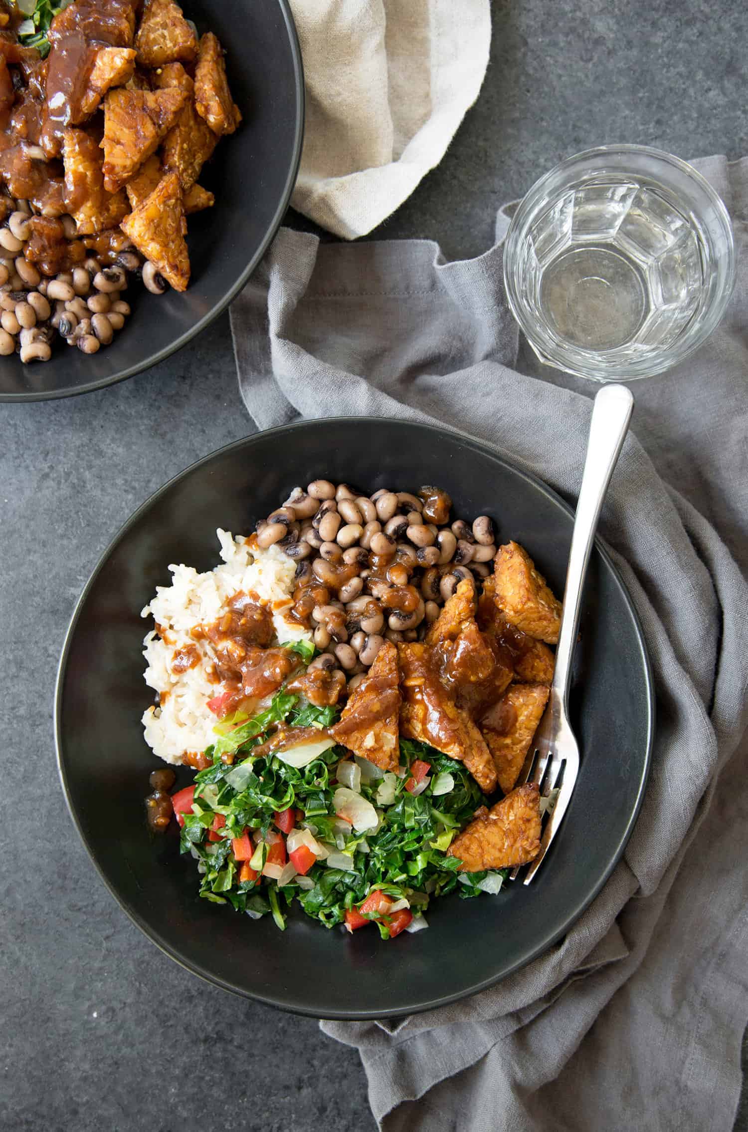 These Bowls Are Amazing! Collard Greens And Tempeh Bbq Bowls. Sauteed Greens, Brown Rice, Black-Eyed Peas, Bbq Tempeh And Sauce. Vegan &Amp; Gluten-Free | Delishknowledge.com