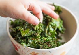 17 Best Vegan Snacks, According to a Dietitian