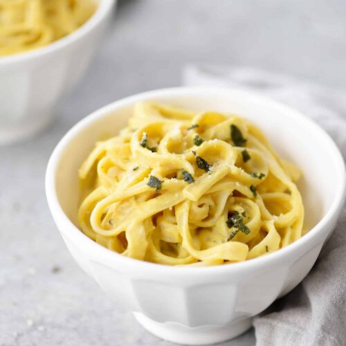 Creamy Butternut Squash Fettuccini! You'D Never Guess That This Incredible Meal Is Vegan. Creamy Pasta Sauce Made With Sage, Nutmeg, Roasted Squash And Shallots Tossed With Fettuccini Noodles. A Lightened-Up Version Of Alfredo Sauce. | Www.delishknowledge.com