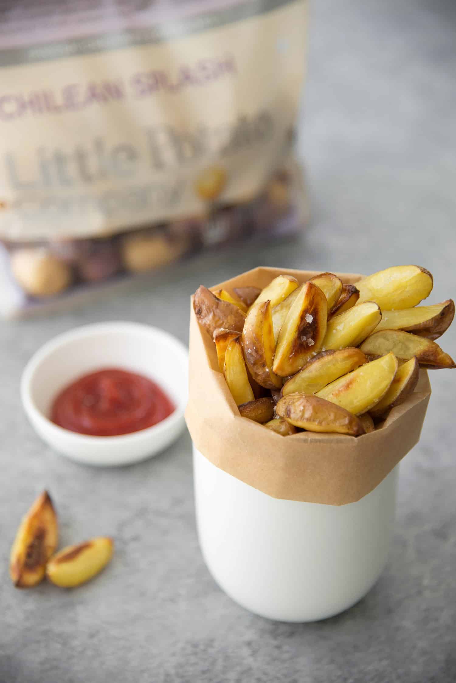 Crispy Potato Wedges! These wedges are perfectly crisp and a must for any cookout or veggie burger. | www.delishknowledge.com