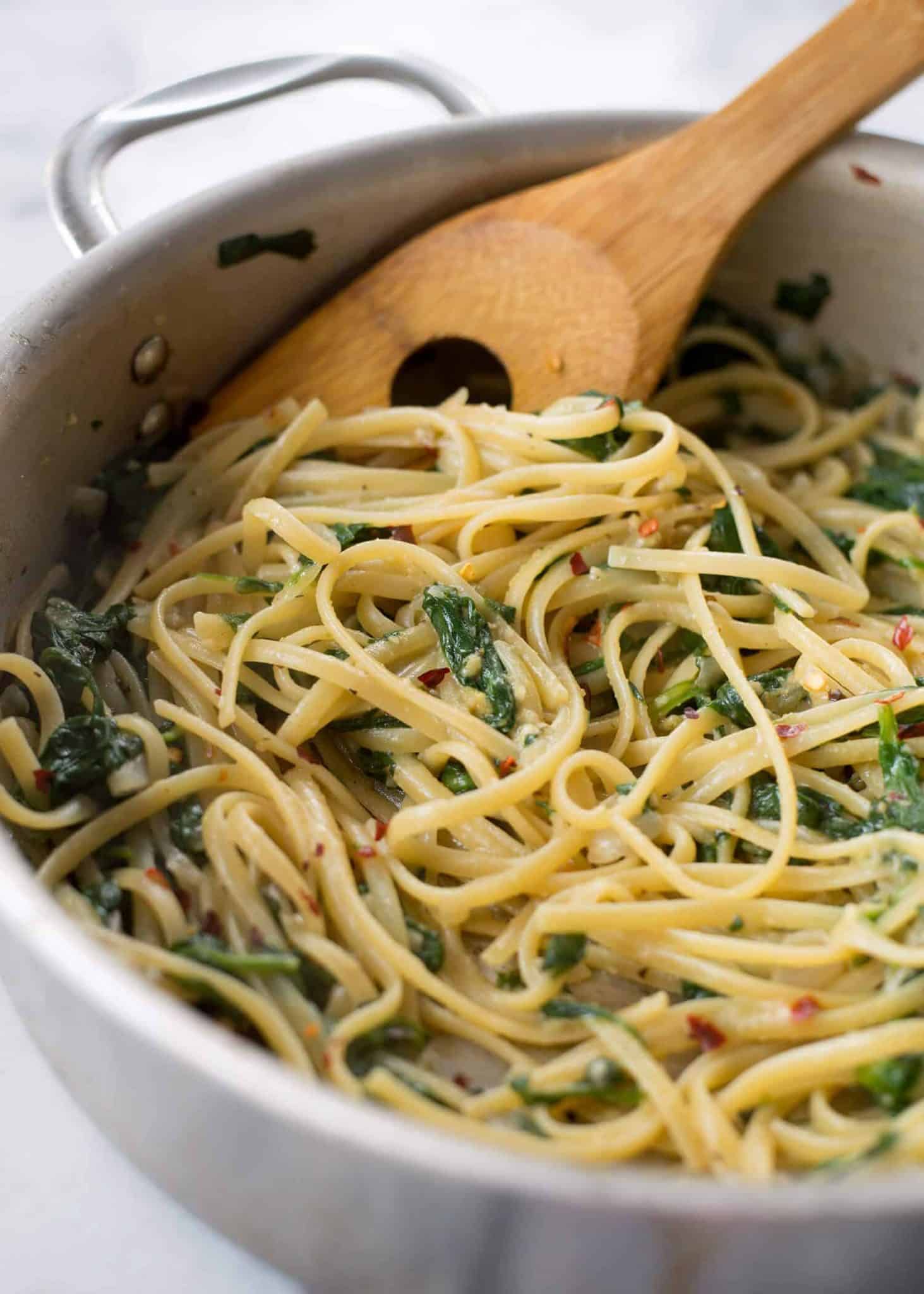 Easy, 20 Minute Vegan Pasta - Delish Knowledge