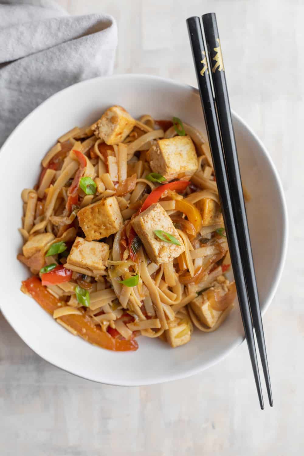 Easy Vegan Drunken Noodles Recipe (Pad Kee Mao) - Delish Knowledge