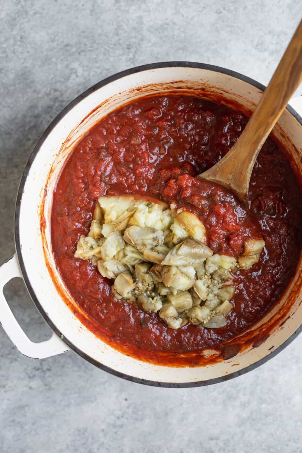 ragu with eggplant pieces