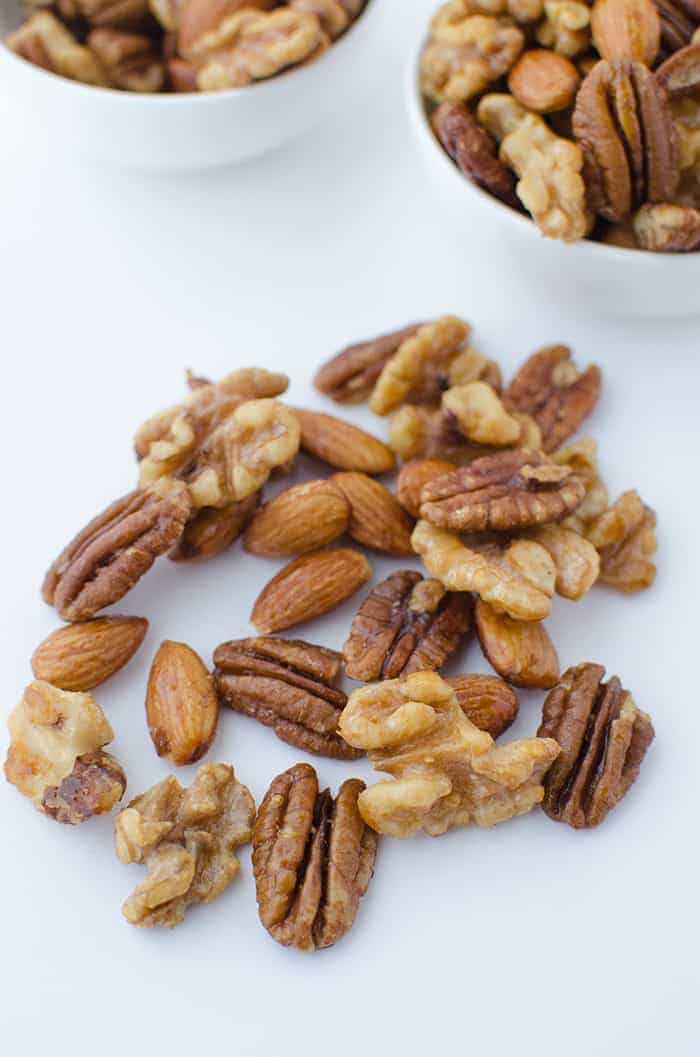 Perfect Hostess Gift And Healthy Snack! Espresso Glazed Mixed Nuts! Just A Handful Of Ingredients, Ready In 30 Minutes. #Vegan And #Glutenfree | Www.delishknowledge.com