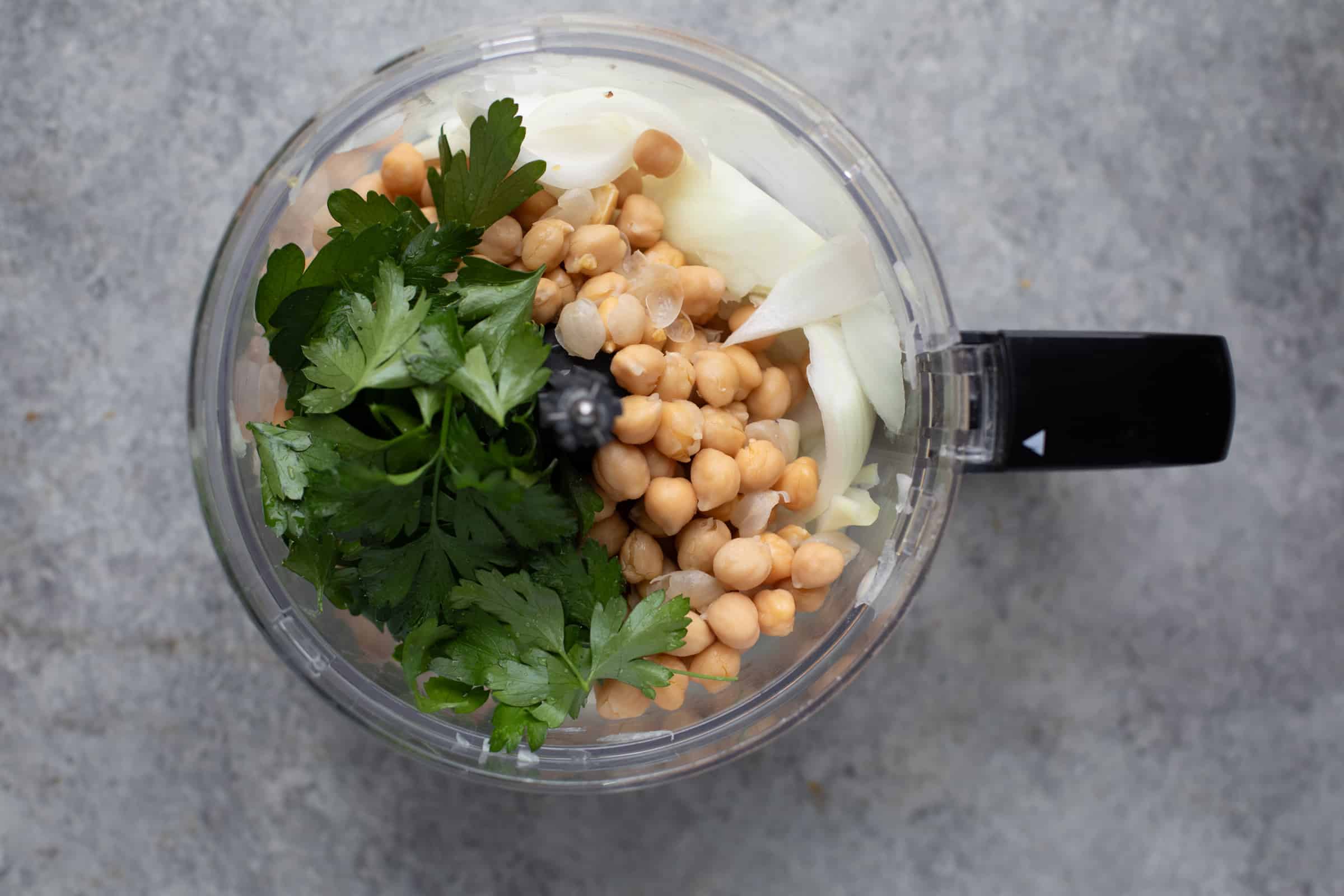 ingredients to make falafel