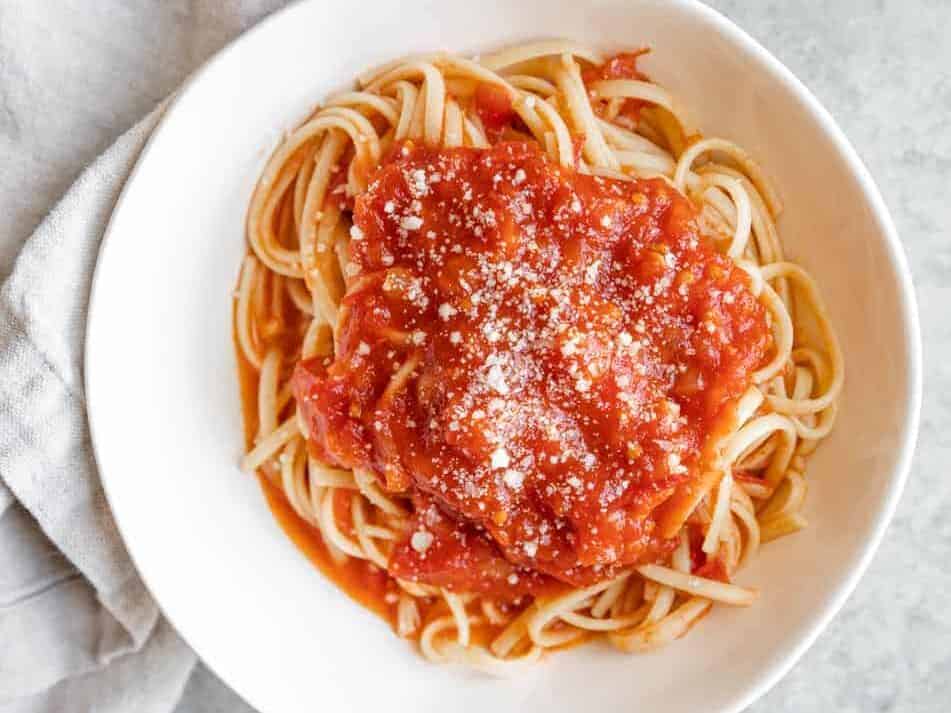 12 Recipes that Cost $10 or Less 7 Simple Fresh Tomato Sauce