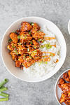 Tofu with crispy rice and spicy sauce