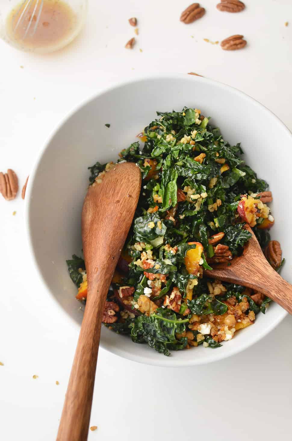 Kale, Peach And Pecan Salad! Topped With Freekah, Crispy Tempeh, Goat Cheese &Amp; Maple-Dijon Dressing. #Vegetarian #Healthy #Salad #Kale | Www.delishknowledge.com