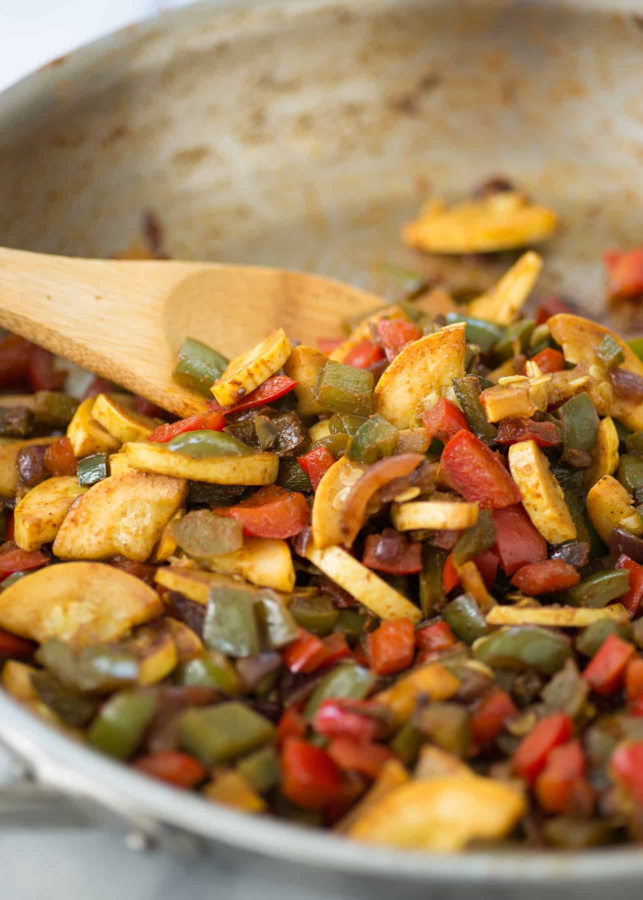 Late-Summer Vegetarian Enchilada Casserole. Layers Of Corn Tortillas, Homemade Enchilada Sauce, Peppers, Squash And Cheese. Vegetarian &Amp; Gluten-Free | Www.delishknowledge.com