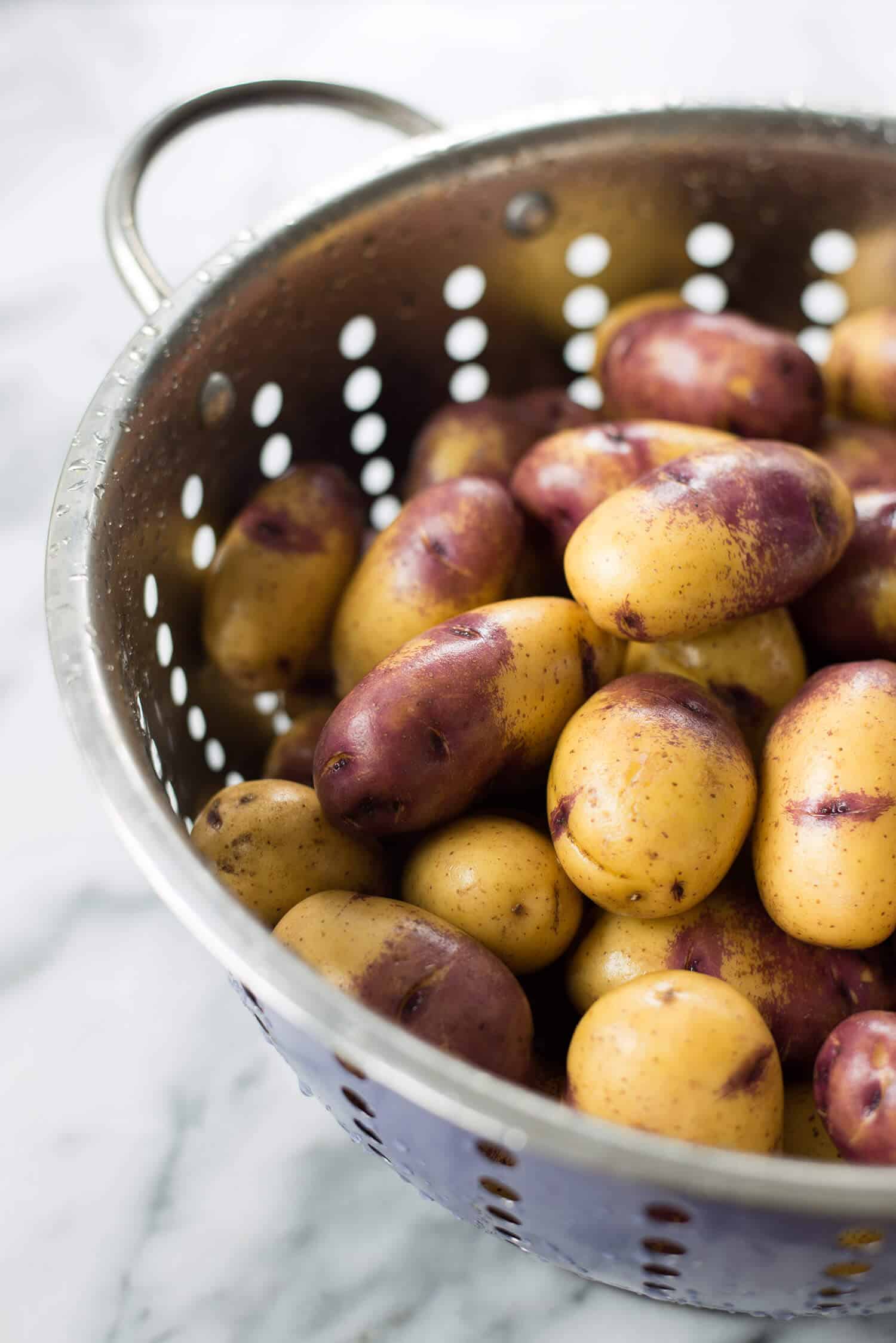 Lemon Pan-Fried Potatoes With Chive Pesto. The Perfect Side Dish For The Holidays. Vegan And Gluten-Free. | Www.delishknowledge.com