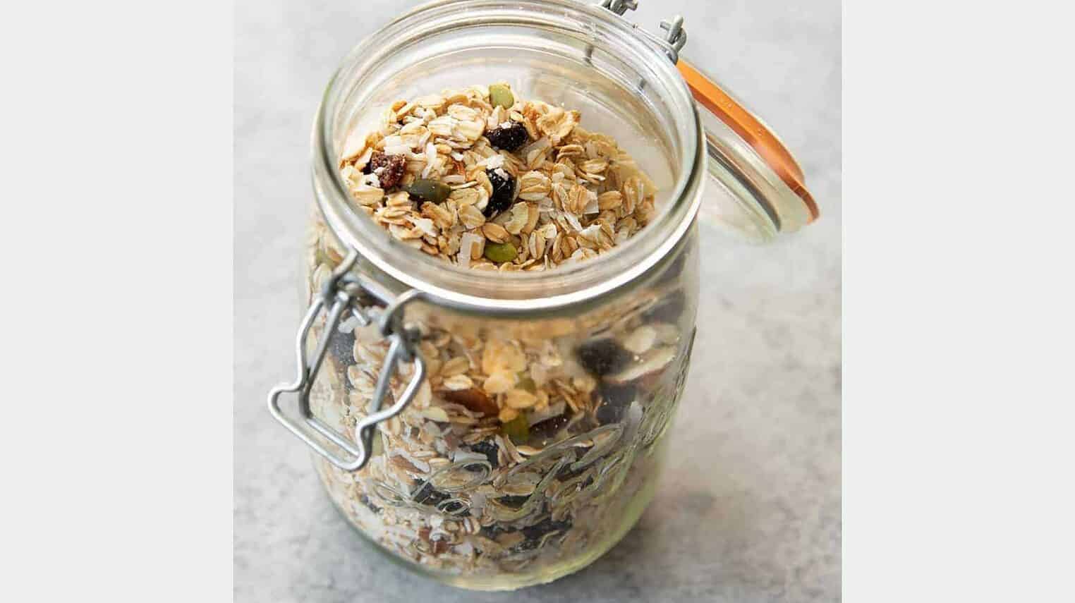 easy overnight muesli for a vegan breakfast