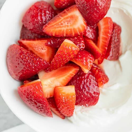 Macerated Strawberries With Yogurt