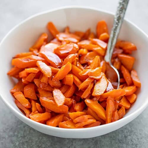 Simple Roasted Carrots (4 ingredients!) 11 Roasted Carrots! This Simple Roasted Carrots Recipe Requires Just Four Ingredients And Can Be Made With Either Honey Or Maple Syrup! A Must For Spring And Weeknight Dinners.