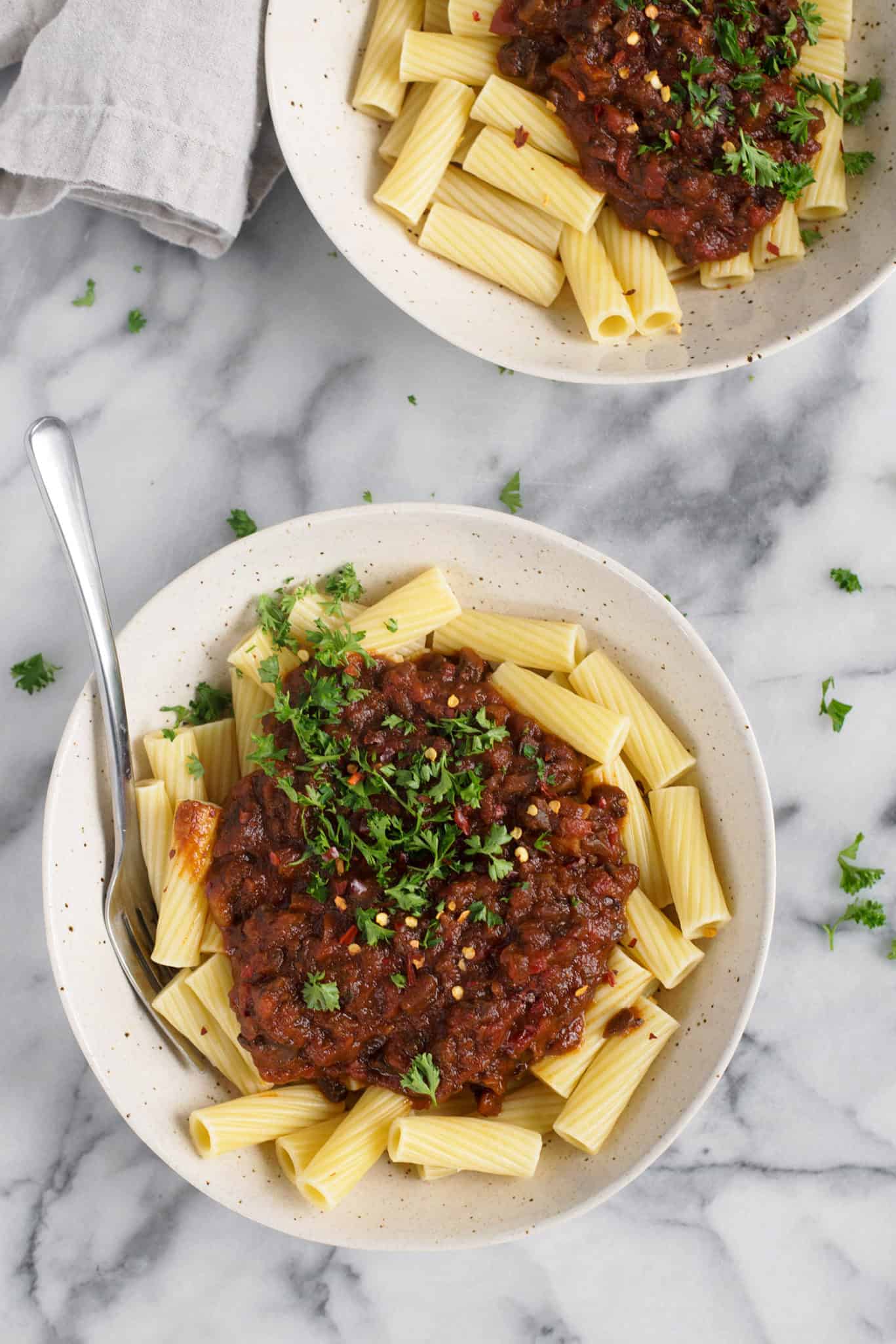 Vegan Pasta! This Mushroom Bolognese With Rigatoni Is Super Meaty And Delicious. A Must-Make! | Www.delishknowledge.com