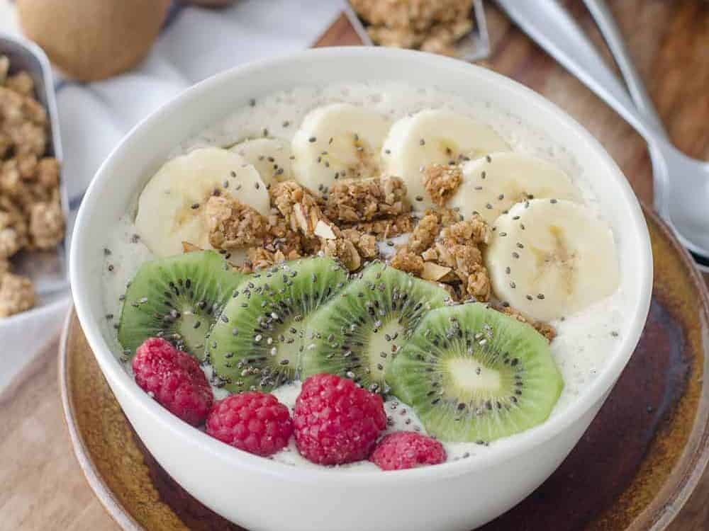Vegan Banana Recipes 18 New Zealand Inspired Smoothie Bowls! Kiwi Vanilla Smoothie Bowls Topped With Hokey Pokey Granola. A Healthy Breakfast, Packed With Almost 20 Grams Of Protein. | Www.delishknowledge.com