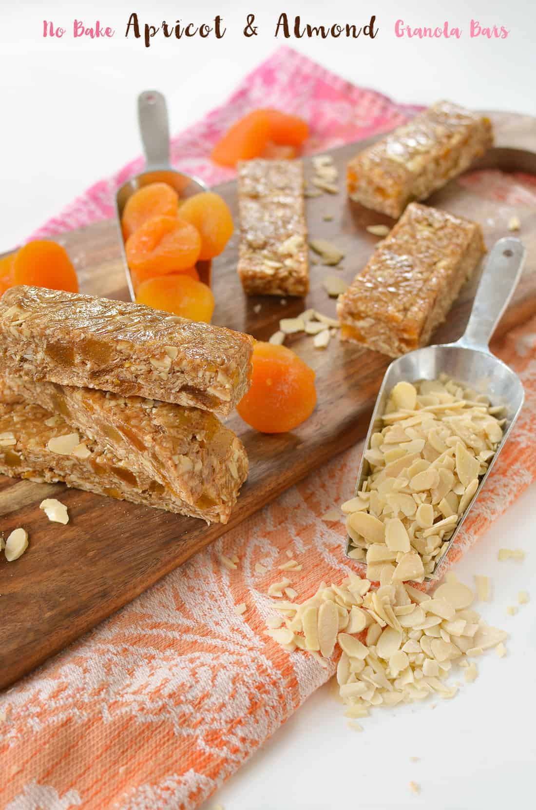 No Bake Almond Apricot Granola Bars! These healthy energy bars take less than 10 minutes to make and are packed with protein, fiber and nutrition! Gluten-Free with #vegan option | www.delishknowledge.com