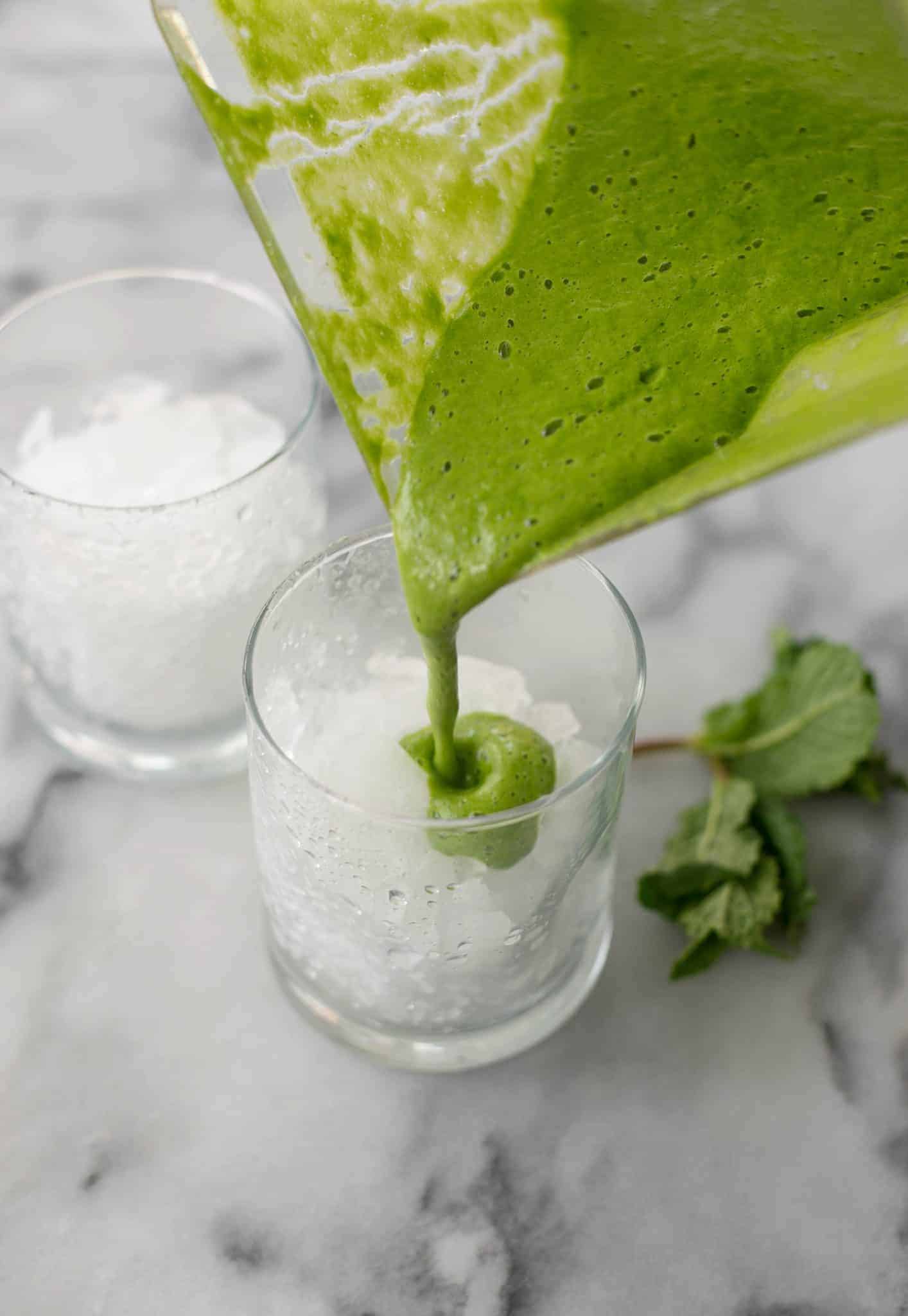Pineapple Mint Green Drink! Tastes Like A Pineapple Mojito. Mint, Kale, Pineapple And Lime, A Refreshing Juice For Spring And Summer. Vegan And Gluten-Free. | Delishknowledge.com