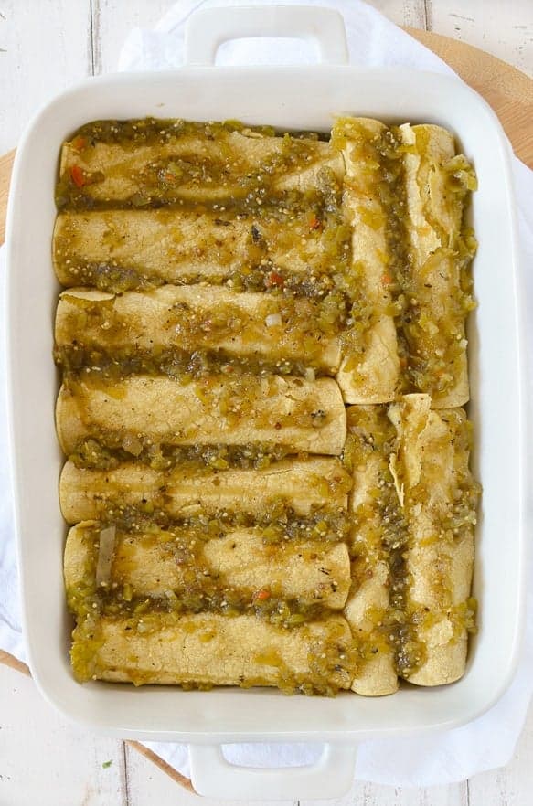 Quinoa Black Bean Enchiladas! Packed With Healthy #Plantbased Protein. | Www.delishknowledge.com