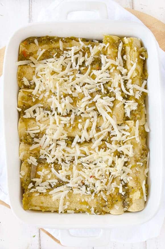 Quinoa Black Bean Enchiladas! Packed With Healthy #Plantbased Protein. | Www.delishknowledge.com