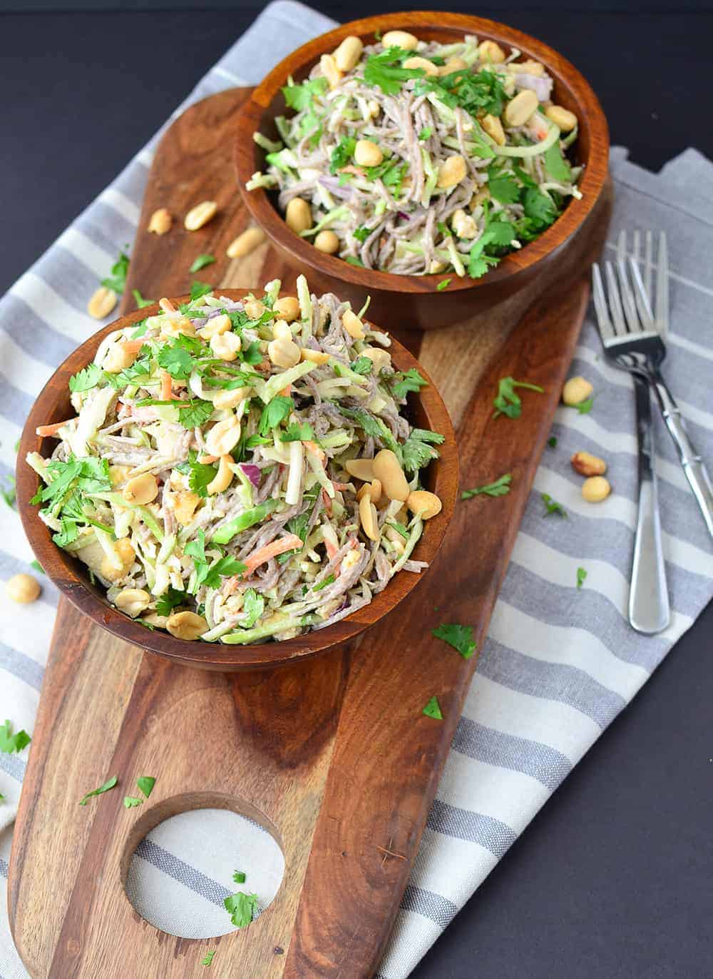 30 Minute Meal! Rainbow Soba Noodles With Creamy Peanut Sauce! This Healthy Recipe Is Soooo Good! #Vegan | Www.delishknowledge.com