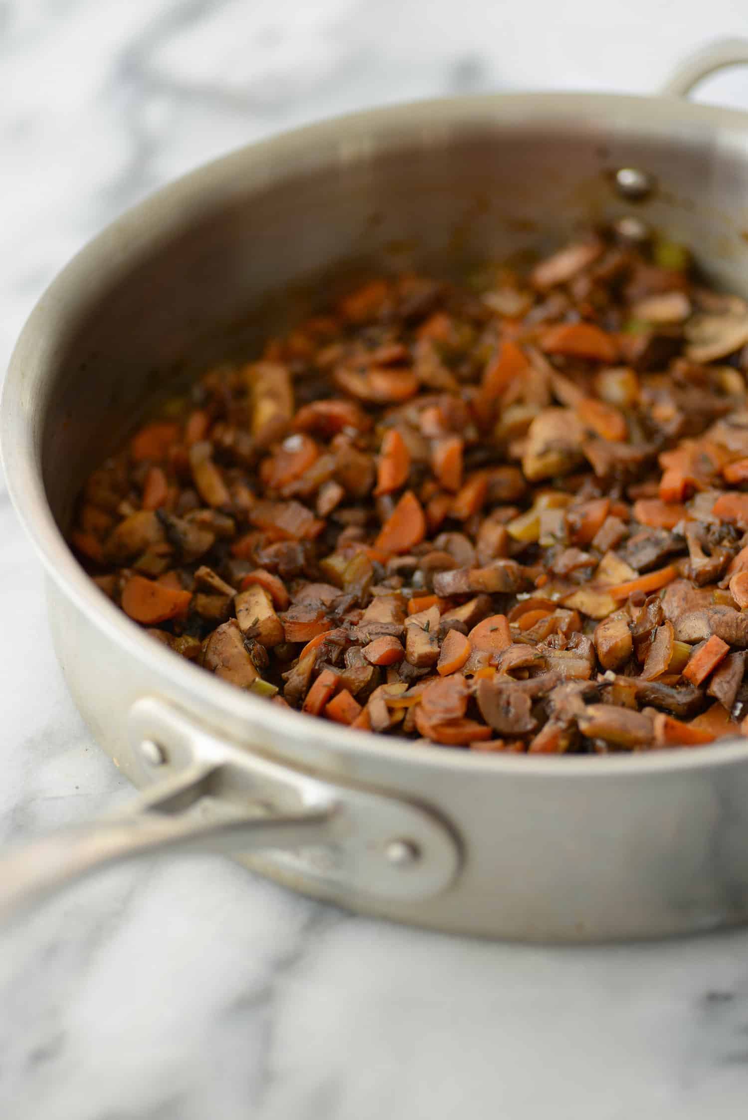 Vegan Skillet Shepherd's Pie 4 Vegan Skillet Shepherd'S Pie! Have Leftover Mashed Potatoes? Make This Recipe! Stove-Top Stew Of Vegetables And Mushrooms Covered In Mashed Potatoes. A Perfect Vegan And Gluten-Free Comfort Dinner. | Www.delishknowledge.com