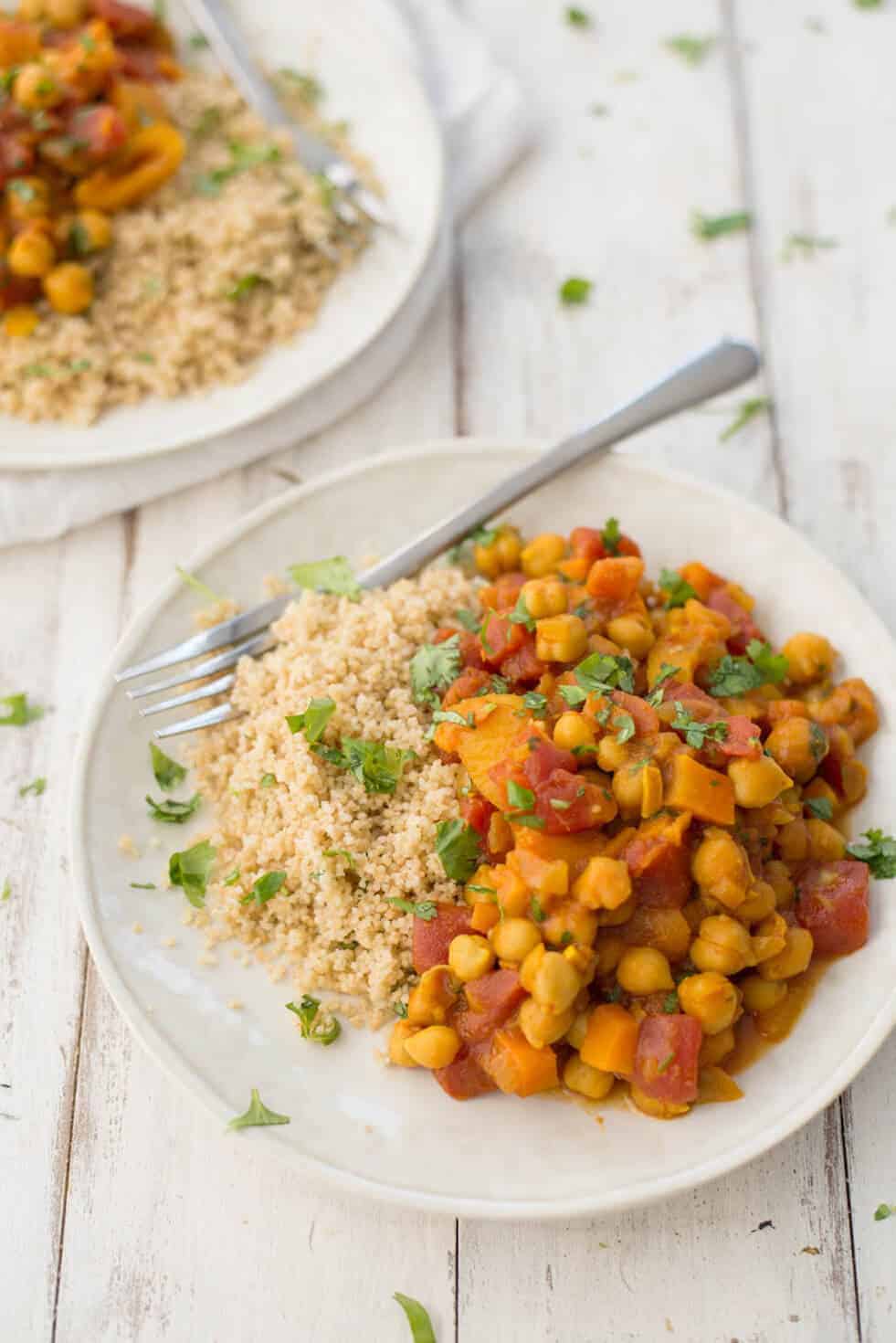 Slow Cooker Chickpea Tangine! You'Ve Gotta Try This Amazing Vegan Crock-Pot Meal. Packed With Flavor, Protein And Fiber. Vegan + Gluten-Free. | Www.delishknowledge.com