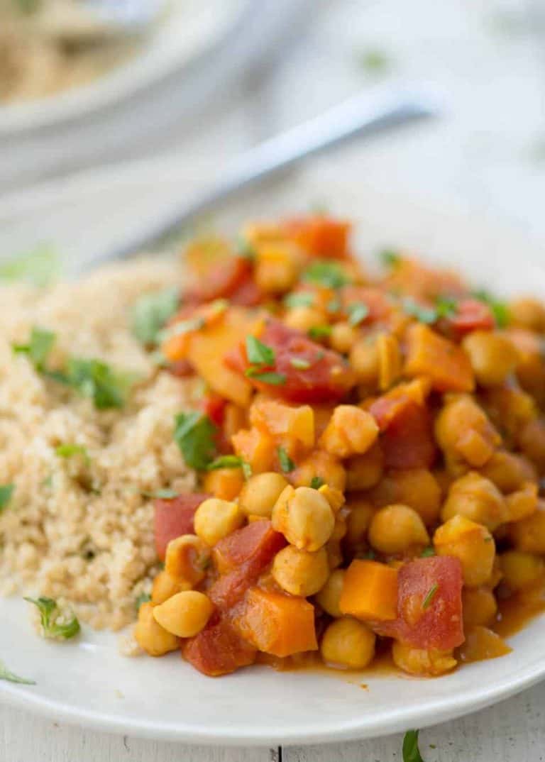Slow Cooker Chickpea Tangine! You'Ve Gotta Try This Amazing Vegan Crock-Pot Meal. Packed With Flavor, Protein And Fiber. Vegan + Gluten-Free. | Www.delishknowledge.com
