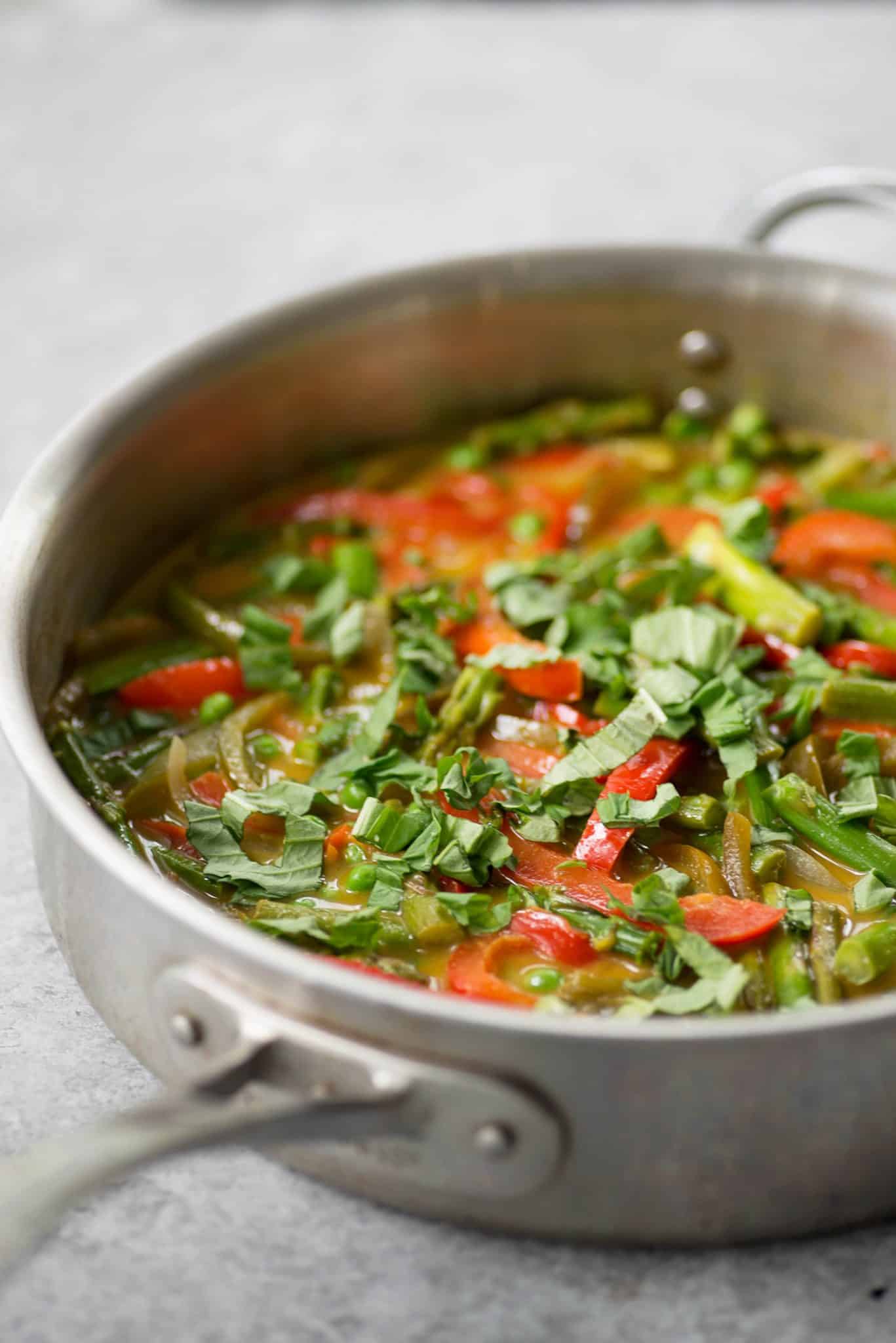 Spring Vegetable Thai Green Curry 3 Vegan Thai Green Curry In A Skillet