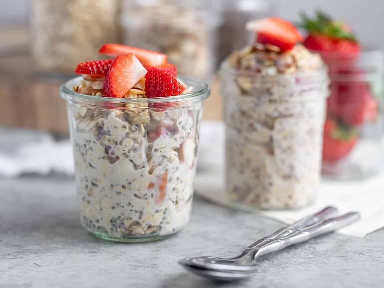 Overnight Oats With Strawberries