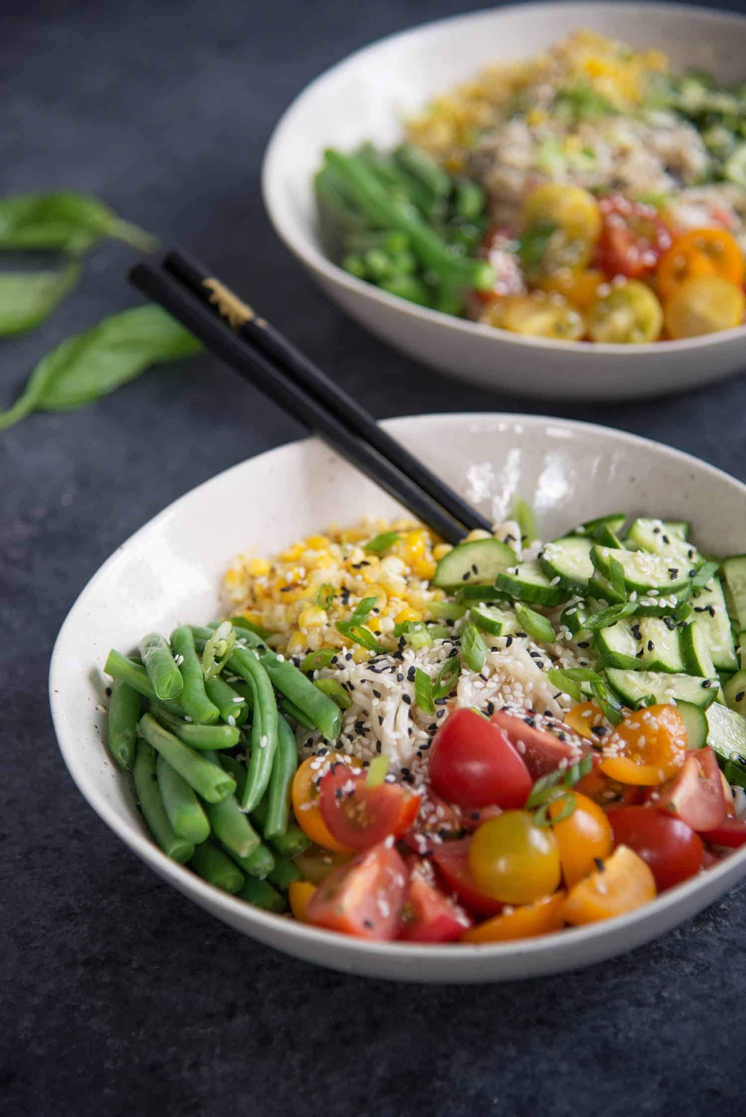 Vegan No Cook Dinner Of Summer Ramen Noodle Salad! You'Ve Gotta Try This Cold Salad Filled With Ramen Noodles, Green Beans, Tomatoes, Cucumbers, Corn And A Ponzu Sauce. Vegan | Www.delishknowledge.com