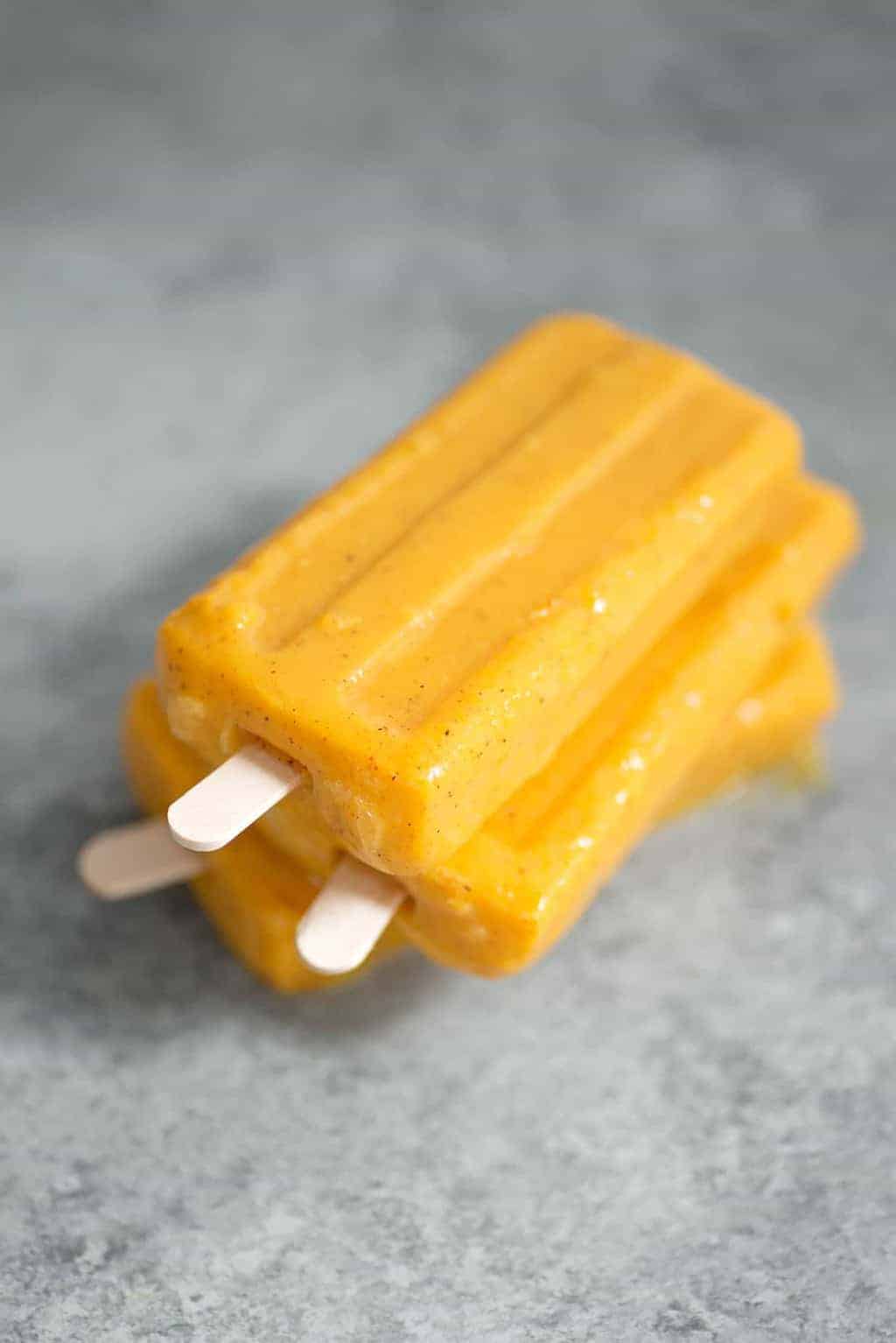 If You Love Chili Salt On Fresh Mango, Then You'Ve Gotta Try These Sweet Chili Mango Popsicles! Dairy-Free, Vegan And Gluten-Free. | Www.delishknowledge.com