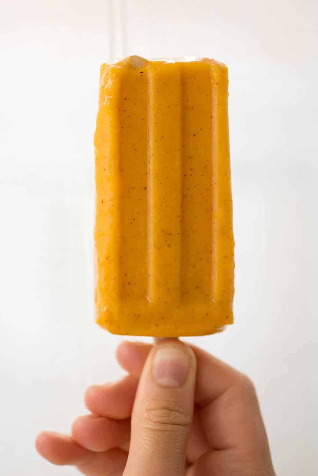 If You Love Chili Salt On Fresh Mango, Then You'Ve Gotta Try These Sweet Chili Mango Popsicles! Dairy-Free, Vegan And Gluten-Free. | Www.delishknowledge.com