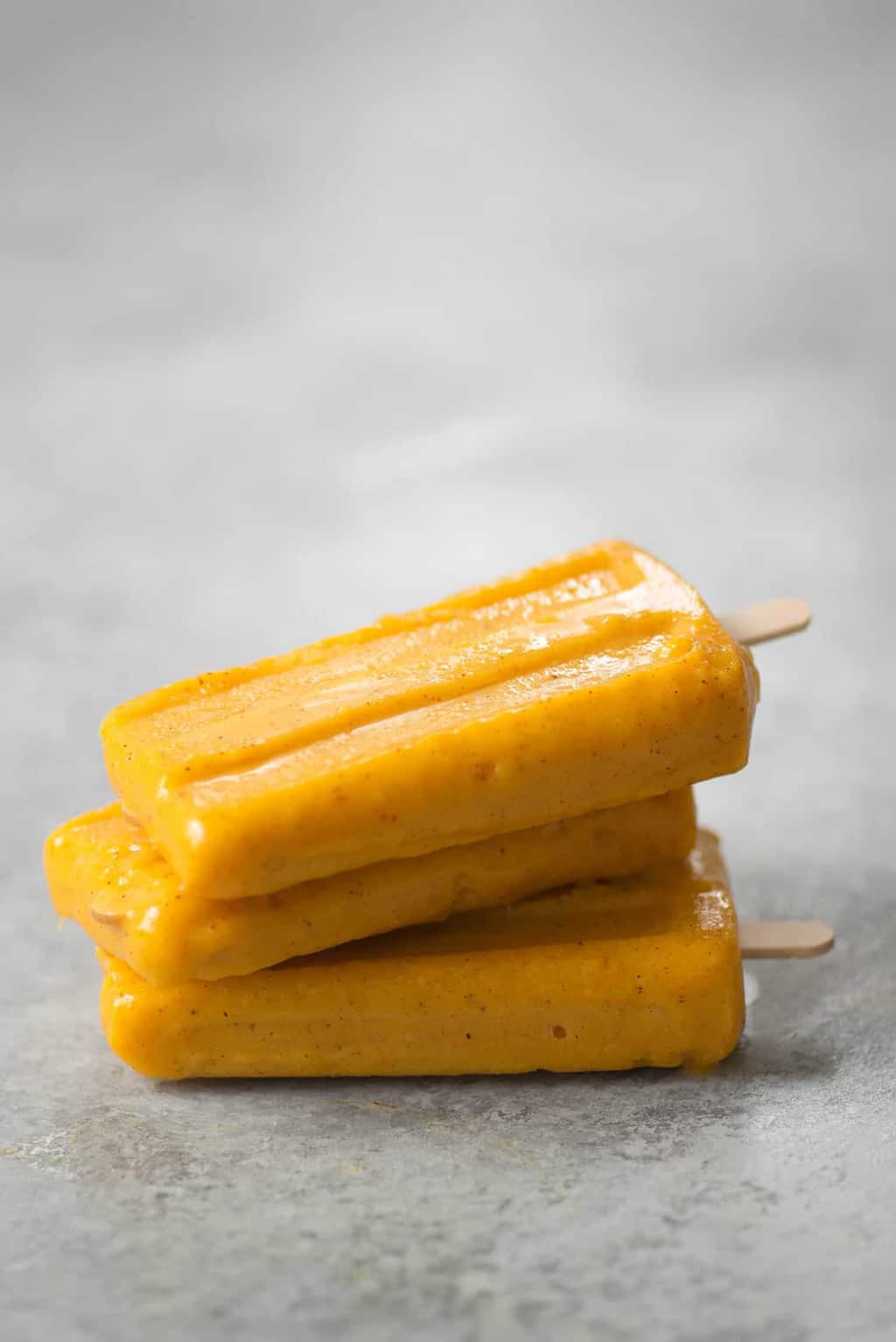 If You Love Chili Salt On Fresh Mango, Then You'Ve Gotta Try These Sweet Chili Mango Popsicles! Dairy-Free, Vegan And Gluten-Free. | Www.delishknowledge.com