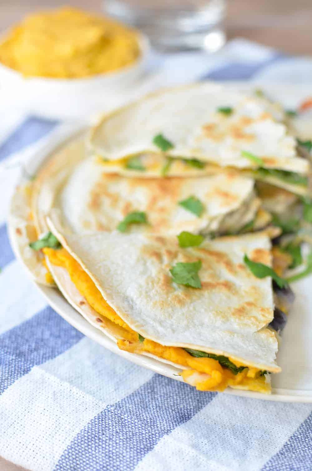 Sweet Potato Hummus Quesadilla! Homemade Sweet Potato Hummus With Black Beans, Arugula, And Pepperjack Cheese. Easy Dinner That'S Ready In 10 Minutes. | Www.delishknowledge.com