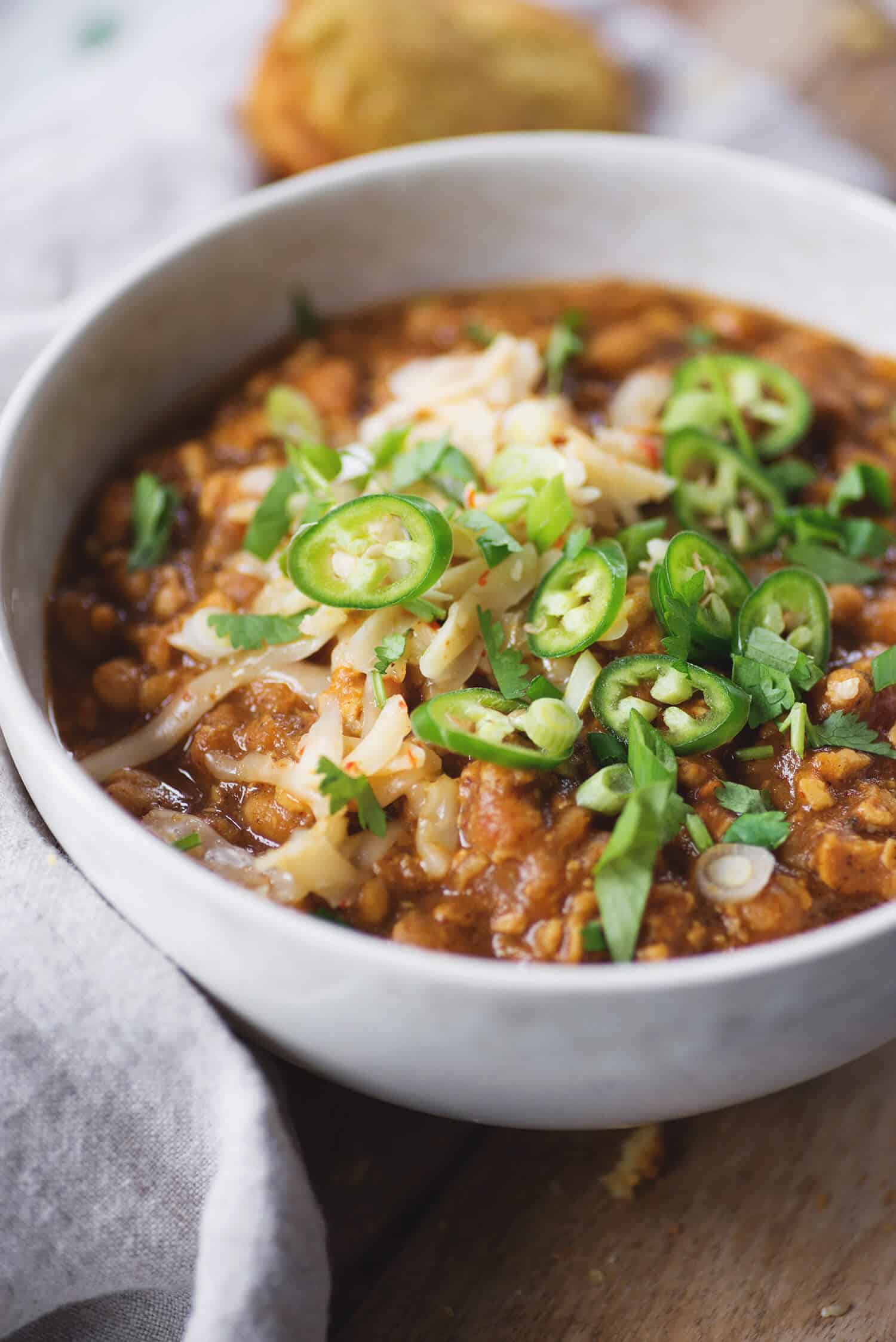 Tempeh Chili 5 Tempeh Chili! This Is The Perfect Meatless Chili, Packed With Fiber And Protein. Rich, Hearty, Vegan And Gluten-Free. | Www.delishknowledge.com