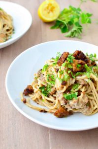 Tempeh Bacon Carbonara! Creamy cauliflower sauce with whole wheat pasta and homemade tempeh bacon! Such a healthy, low-fat recipe that taste like the creamiest pasta you've ever had! Vegan | www.delishknowledge.com