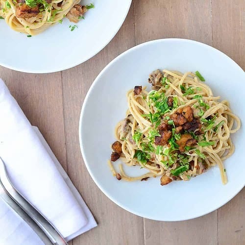 Tempeh Bacon Carbonara 8 Tempeh Bacon Carbonara! Creamy Cauliflower Sauce With Whole Wheat Pasta And Homemade Tempeh Bacon! Such A Healthy, Low-Fat Recipe That Taste Like The Creamiest Pasta You'Ve Ever Had! Vegan | Www.delishknowledge.com