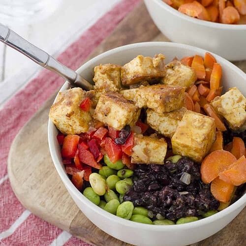 Thai Coconut Buddha Bowls! The Best Thai Tofu With Black Rice, Edamame, Carrots, Vegetables And A Peanut-Thai Sauce! Vegan And Gluten-Free | Www.delishknowledge.com