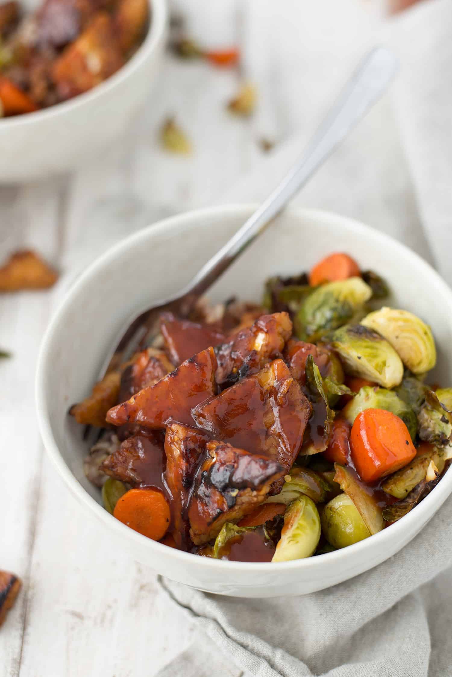 Vegan Bbq Tempeh Bowl! Bbq Roasted Tempeh With Crispy Brussels Sprouts And Carrots. Served With Wild Rice. Vegan And Gluten-Free | Www.delishknowledge.com