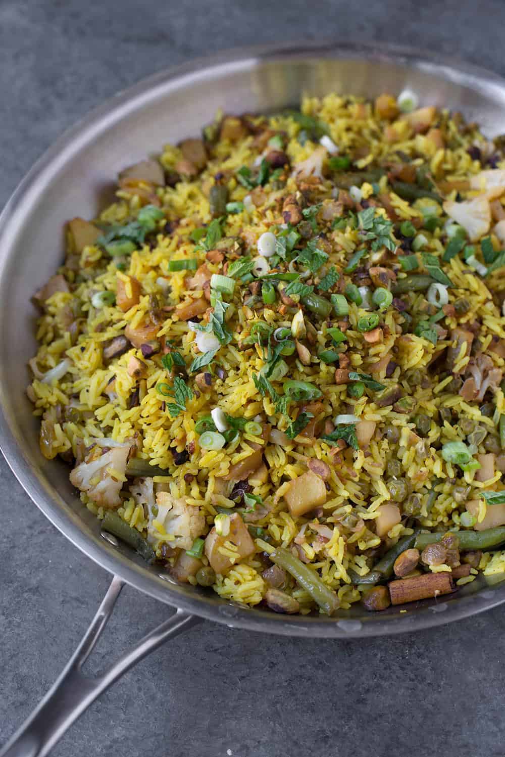 pan of indian biryani 