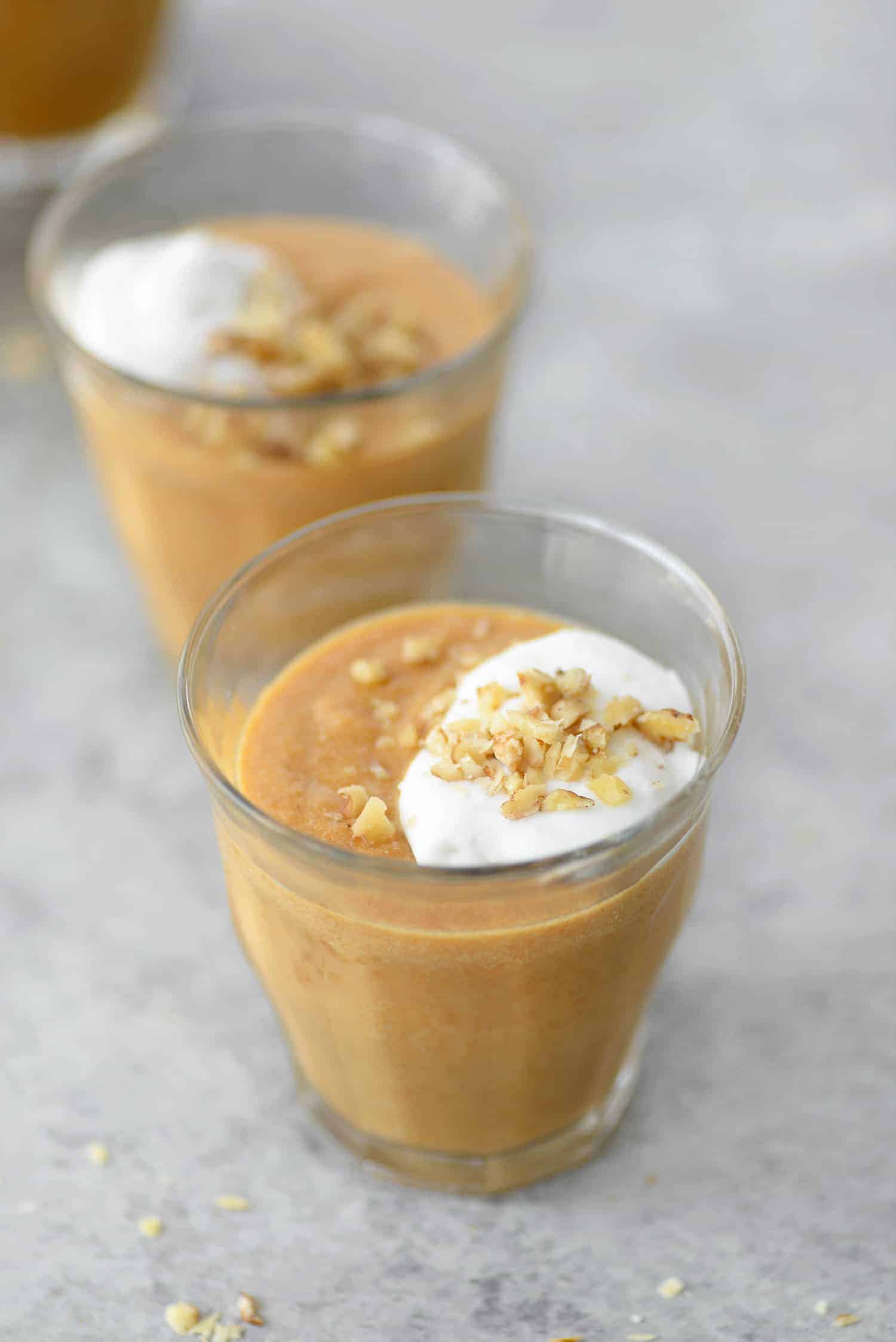 Vegan Pumpkin Pudding Cups! You've gotta try these pumpkin pudding cups made with aquafaba and coconut milk. Vegan and Gluten-Free, Naturally-Sweetened. | www.delishknowledge.com